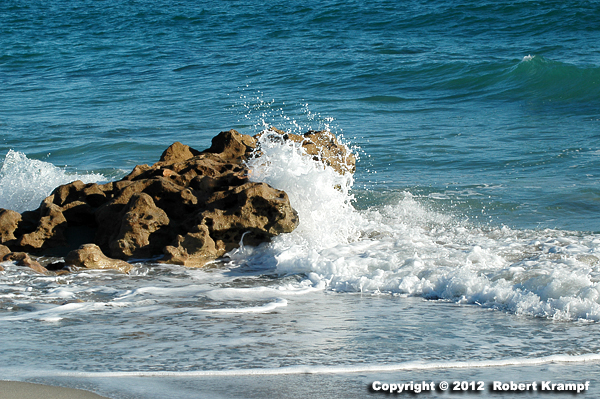 Ocean waves on rocks